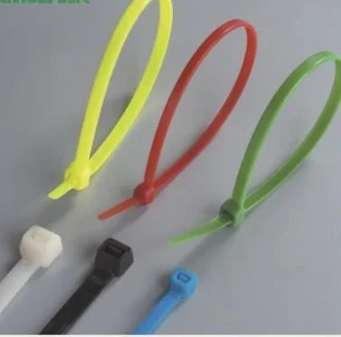 Cintillos de nylon de colores — Accesorios eléctricos